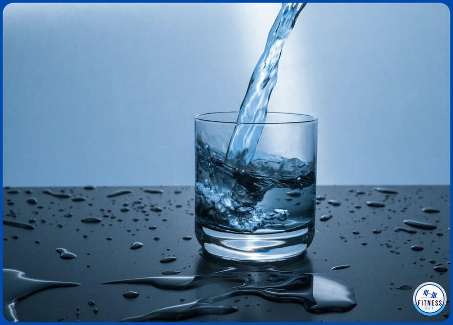 Mantente hidratado con agua potable
